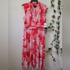 NWT Perceptions New York Flowy Flattering Dress